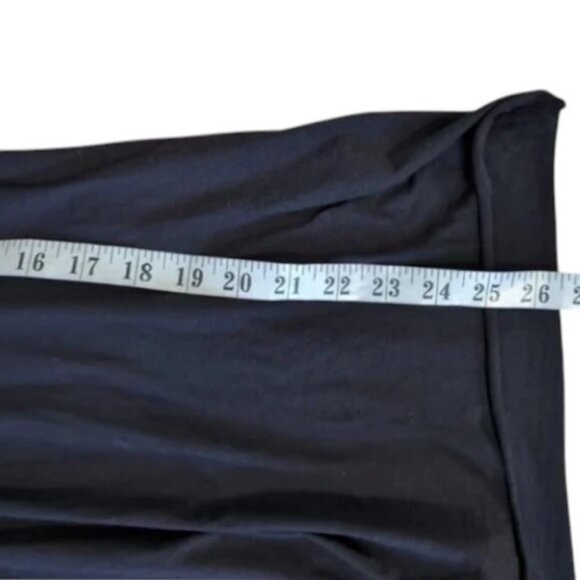 @poshluxsourcer:Velvet by Graham & Spencer black V-neck short sleeve tee size L - Picture 6 of 10